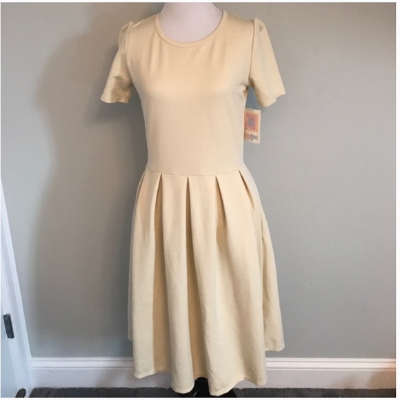 LuLaRoe Dresses & Skirts - NWT LULAROE AMELIA DRESS